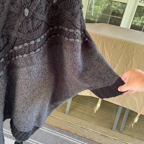 Anthropologie black and gray cabled sweater poncho - Picture 4 of 8